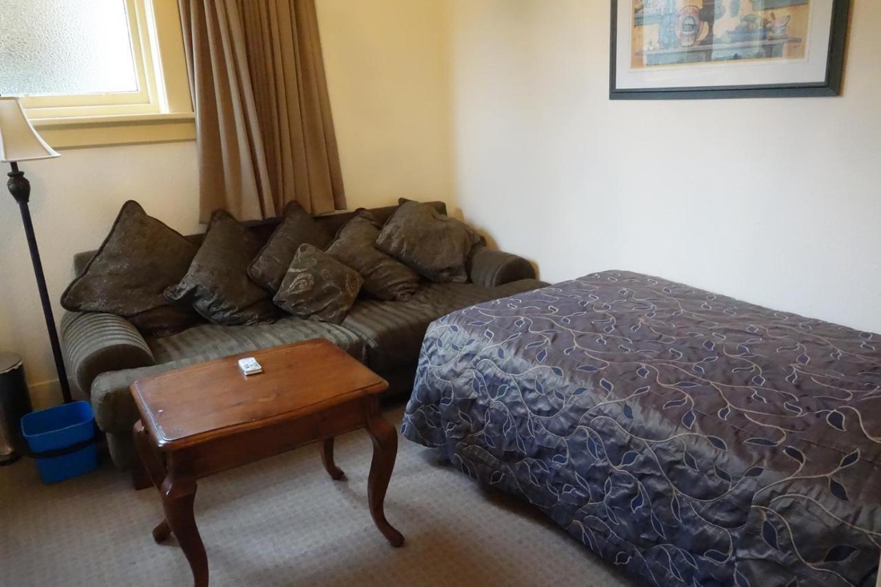 Hotel Manor Views Nz Huntly Exteriér fotografie